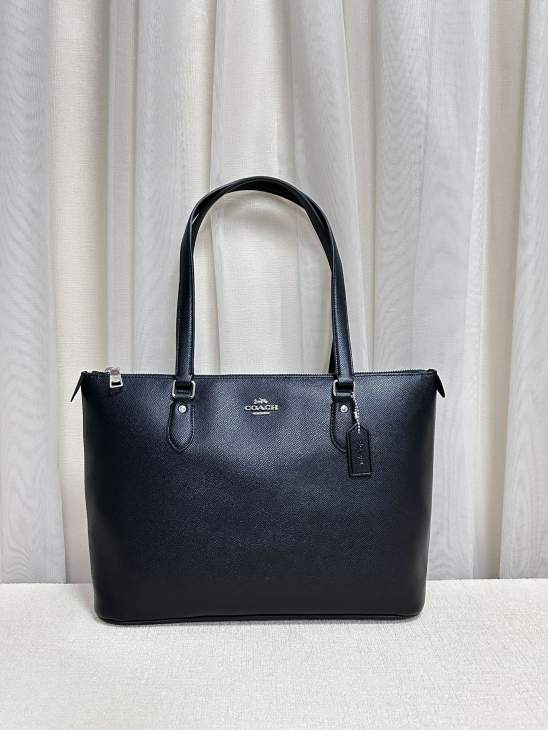 Picture of Coach Handbags _SKUfw230748768fw